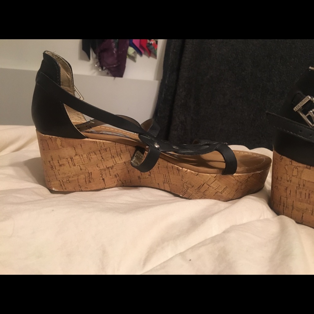 Size 8 Sam and Libby wedges